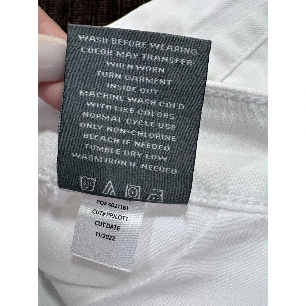 Torrid White Denim Shorts Women Size 20 Mid Rise Vintage Stretch Cuff